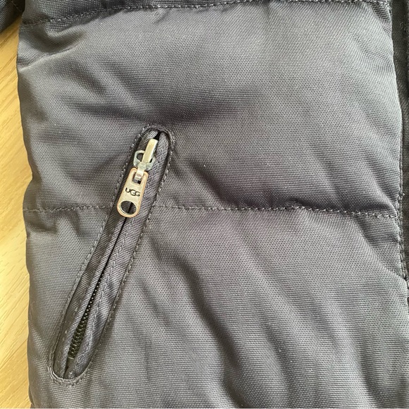 TODDLER UGG REVERSIBLE PUFFER COAT - Picture 3 of 10